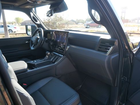 Certified 2026 Lexus GX 550 w/ Accessory Package (2T) image 17