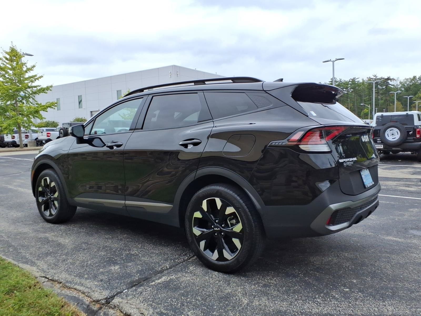 Used 2023 Kia Sportage X-Line w/ X-Line Premium Package AWD/4WD image 7