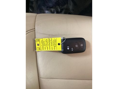 Used 2019 Toyota Highlander XLE AWD/4WD image 34