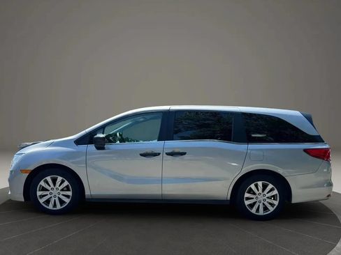 Used 2019 Honda Odyssey LX image 2