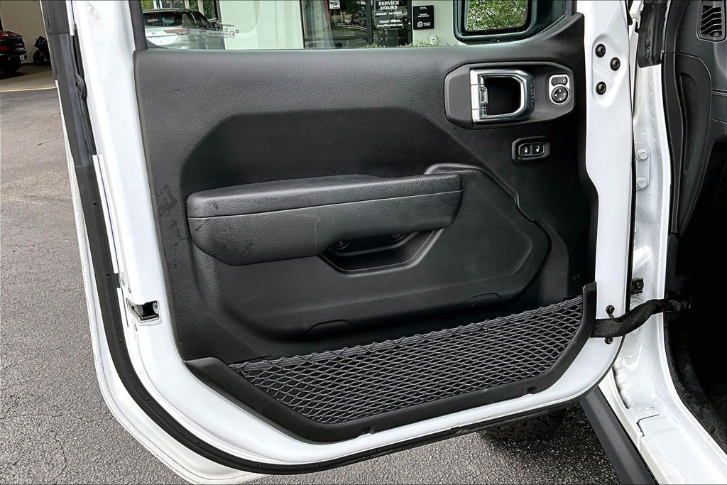 Used 2026 Jeep Wrangler Unlimited Rubicon AWD/4WD image 19