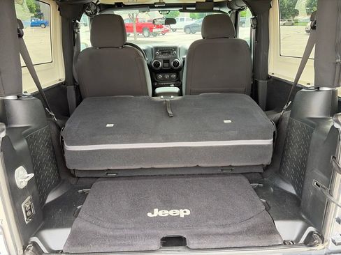 Used 2017 Jeep Wrangler Sport AWD/4WD image 32