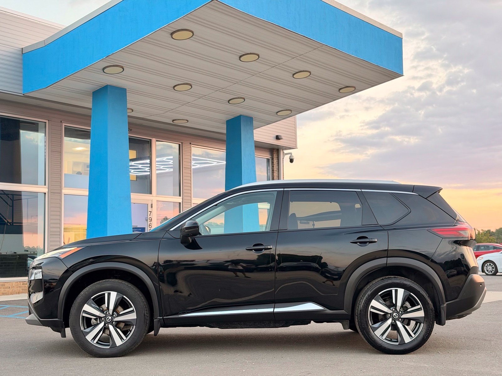 Used 2021 Nissan Rogue SL w/ Premium Package AWD/4WD image 13