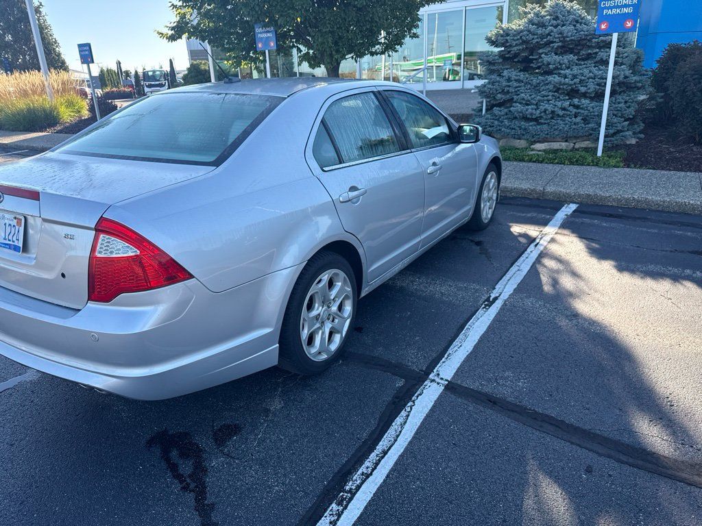 Used 2011 Ford Fusion SE FWD image 9
