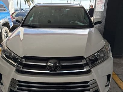 Used 2017 Toyota Highlander Limited