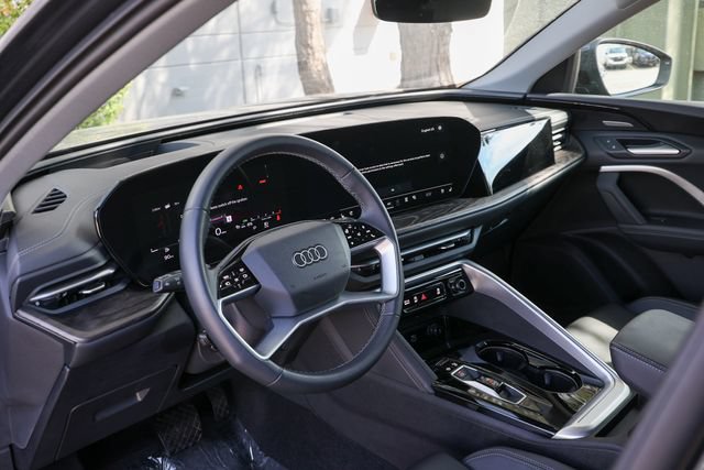 Certified 2025 Audi Q5 Premium AWD/4WD image 33