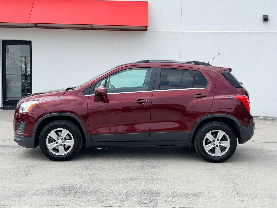 Used 2016 Chevrolet Trax LT w/ LT Convenience Package AWD/4WD image 3
