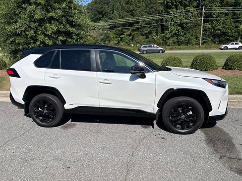 Used 2024 Toyota RAV4 XSE AWD/4WD image 3