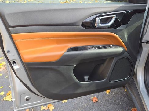 Used 2024 Jeep Compass Limited image 20