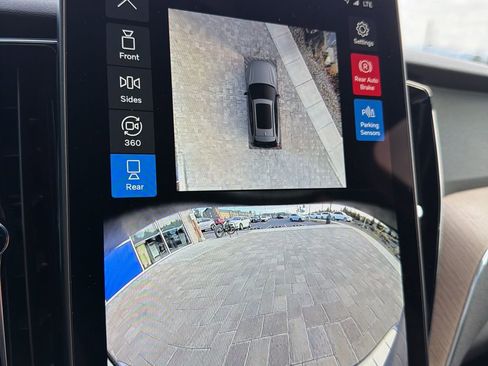 New 2026 Volvo XC60 B5 Plus w/ Protection Package Premier image 39