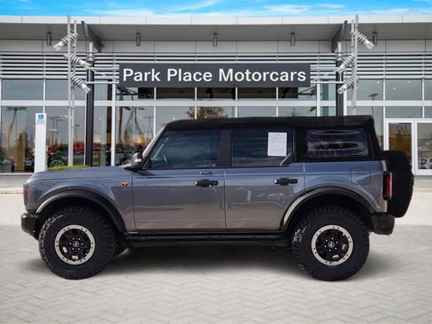 Used 2023 Ford Bronco Badlands w/ Sasquatch Package image 3