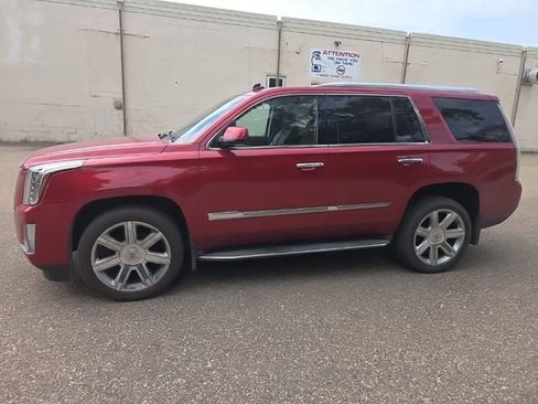 Used 2015 Cadillac Escalade Luxury AWD/4WD image 4