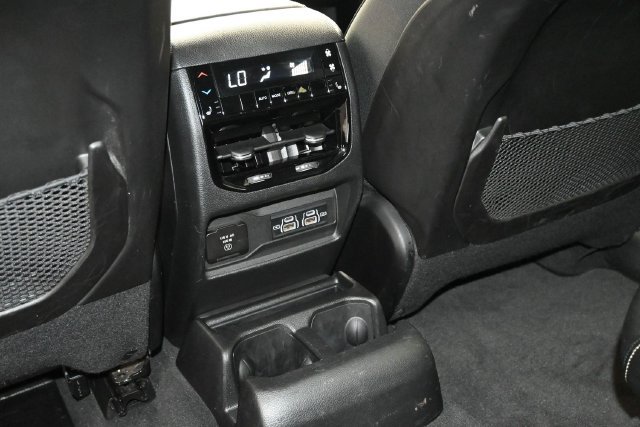 Used 2023 Jeep Grand Cherokee L Limited AWD/4WD image 15