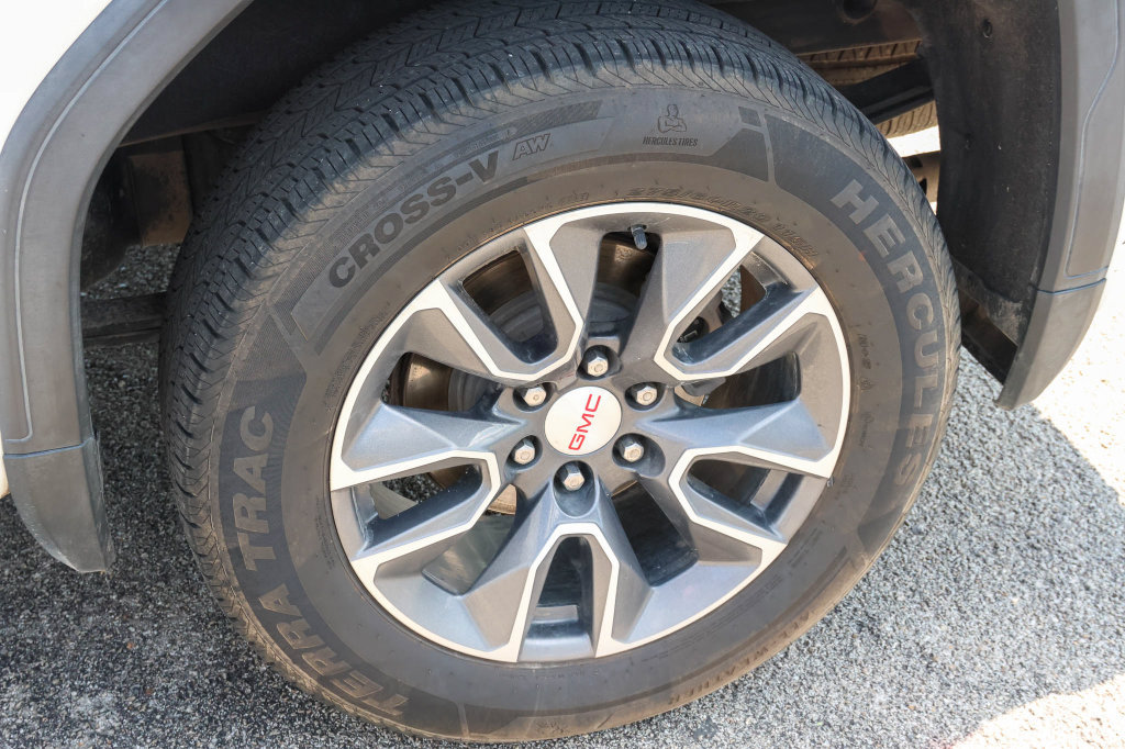 Used 2022 GMC Sierra 1500 SLT w/ X31 Off-Road Package AWD/4WD image 32