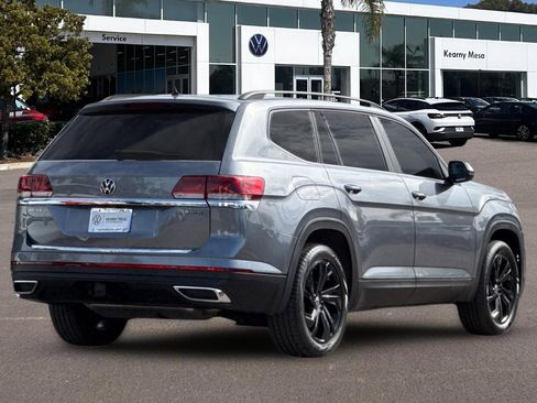 Used 2023 Volkswagen Atlas SE w/ Panoramic Sunroof Package image 4