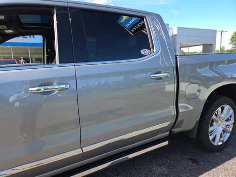 Used 2024 Chevrolet Silverado 1500 High Country AWD/4WD image 37