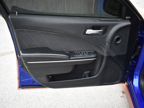 Used 2019 Dodge Charger Scat Pack RWD image 16