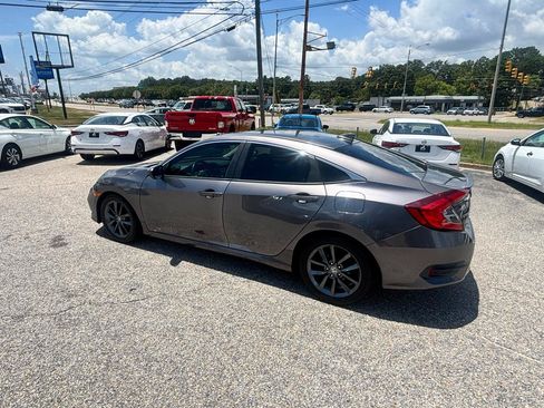 Used 2019 Honda Civic EX image 17
