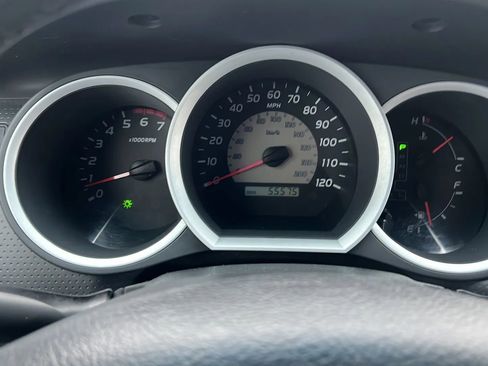 Used 2011 Toyota Tacoma 4x4 Double Cab w/ SR5 Pkg #2 image 26