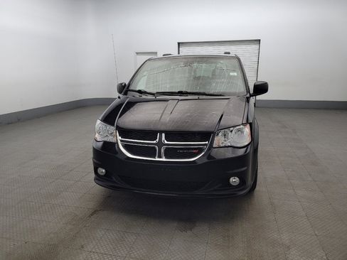 Used 2020 Dodge Grand Caravan SXT image 15