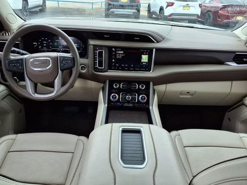 Used 2023 GMC Yukon Denali w/ Max Trailering Package AWD/4WD image 17