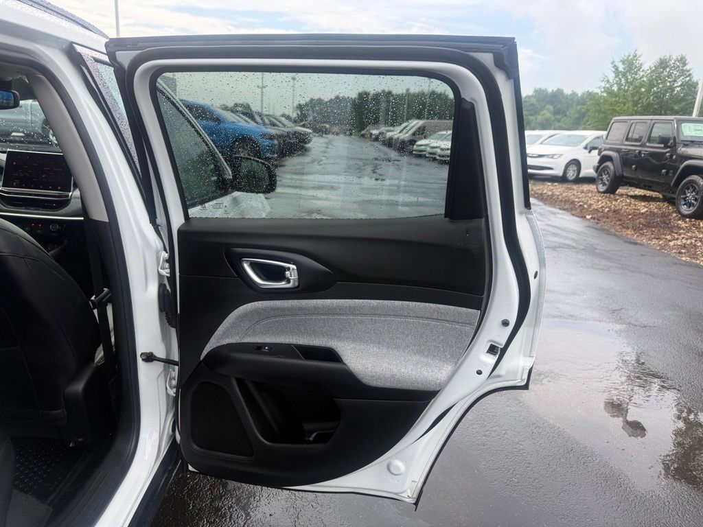 Certified 2022 Jeep Compass Latitude AWD/4WD image 48