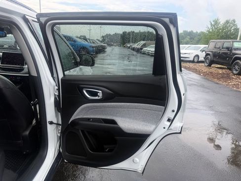Certified 2022 Jeep Compass Latitude AWD/4WD image 48