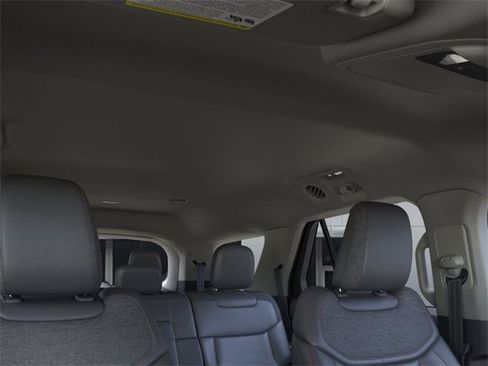 New 2025 Ford Explorer Active w/ Active Comfort Package image 22