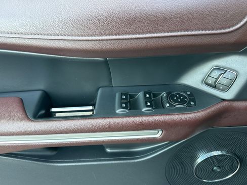 Used 2024 Ford Expedition Max Limited image 11