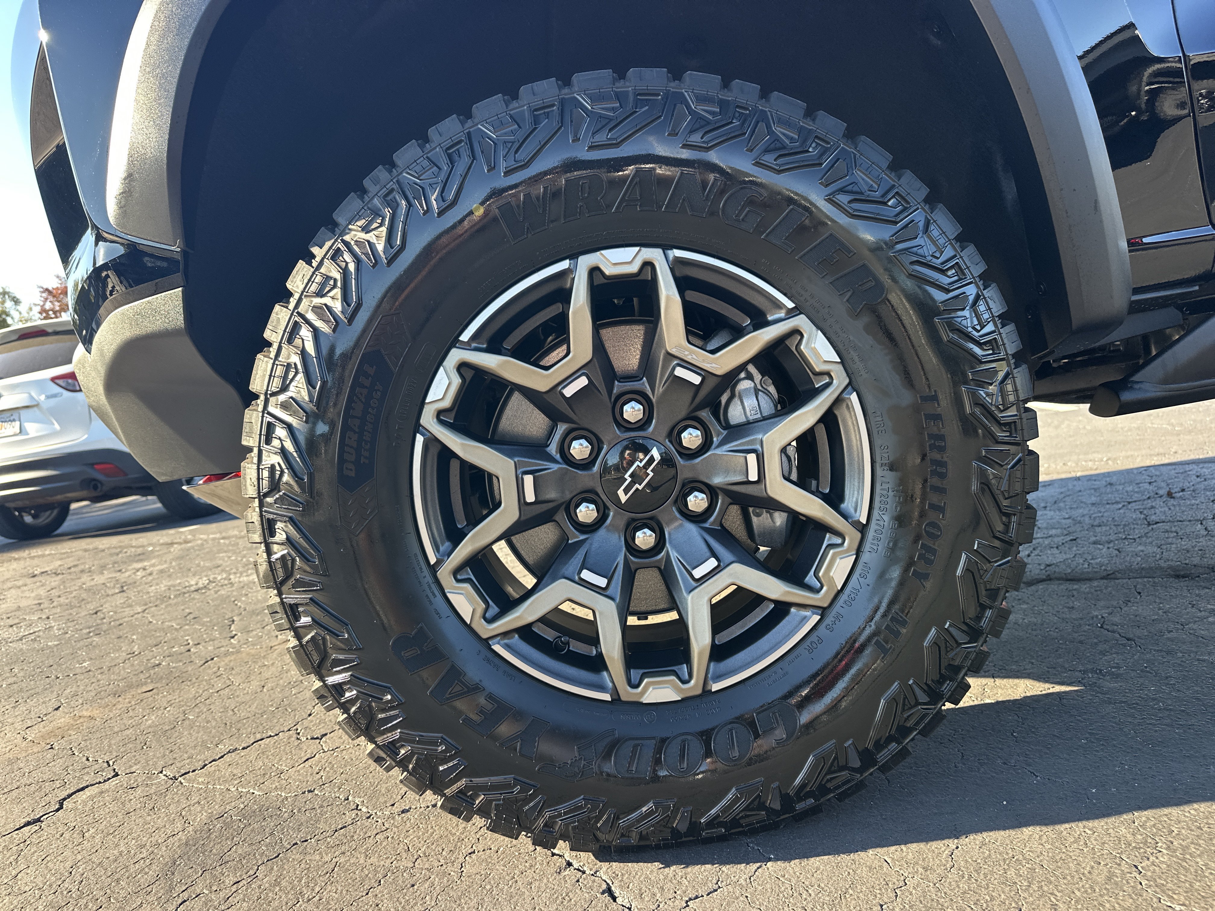 New 2026 Chevrolet Colorado ZR2 w/ Technology Package AWD/4WD image 13