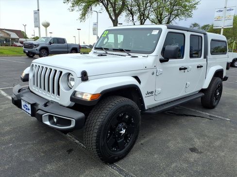 Used 2022 Jeep Gladiator Overland w/ Cold Weather Group AWD/4WD image 3