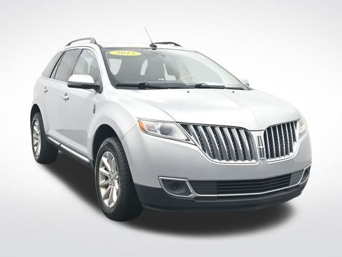 Used 2015 Lincoln MKX FWD w/ Equipment Group 101A image 3