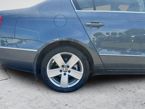Used 2009 Volkswagen Passat Komfort FWD image 20