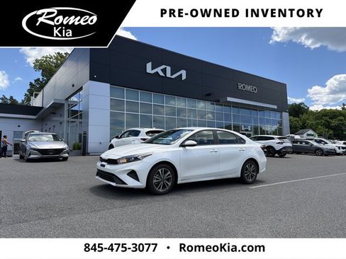 Certified 2023 Kia Forte LXS FWD image 1