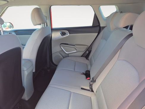 Used 2024 Kia Soul LX FWD image 14
