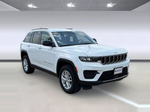 New 2026 Jeep Grand Cherokee Laredo RWD image 7