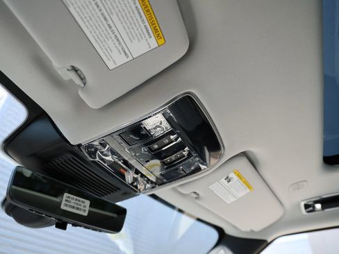 New 2026 Land Rover Range Rover Sport Dynamic SE AWD/4WD image 8