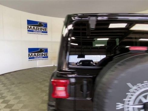 Used 2024 Jeep Wrangler Sahara w/ Technology Group image 9