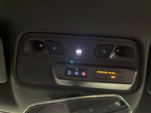 Used 2021 Chevrolet Camaro LT image 29