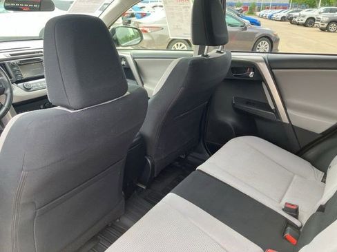 Used 2018 Toyota RAV4 XLE AWD/4WD image 23