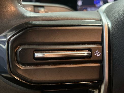 Used 2023 Chevrolet Colorado LT image 26