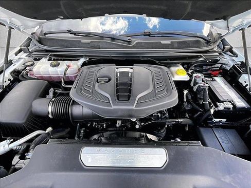 Used 2024 Jeep Wagoneer 2WD image 11