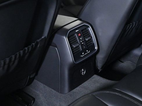 Certified 2022 Porsche Macan GTS image 21