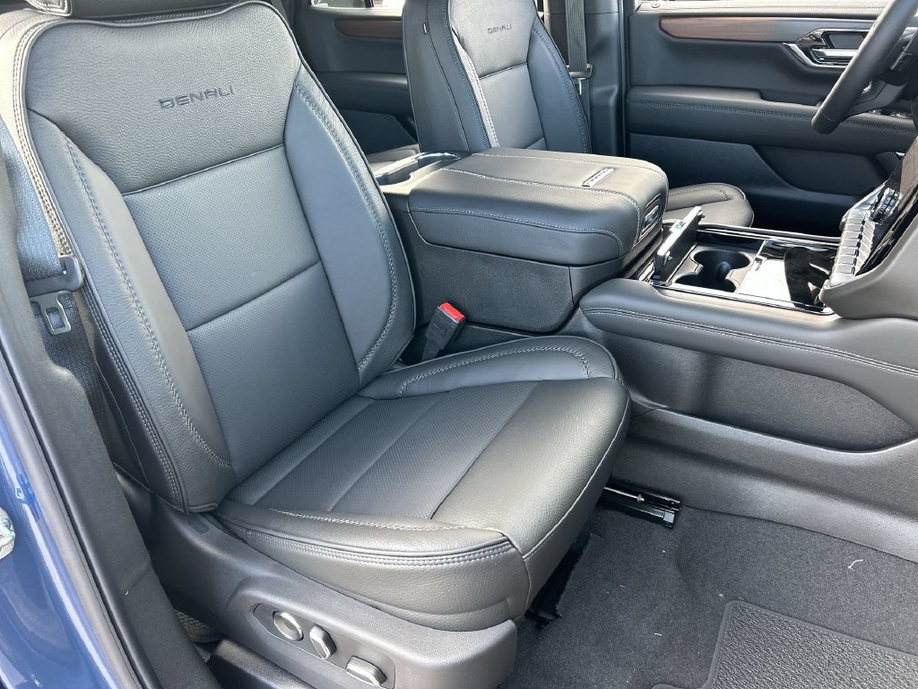 New 2026 GMC Yukon Denali w/ Denali Reserve Package AWD/4WD image 29