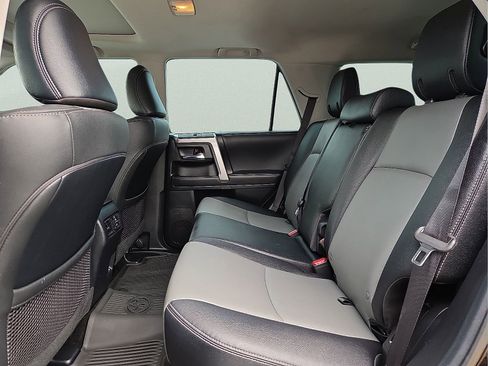Used 2022 Toyota 4Runner SR5 Premium w/ Moonroof Package AWD/4WD image 10