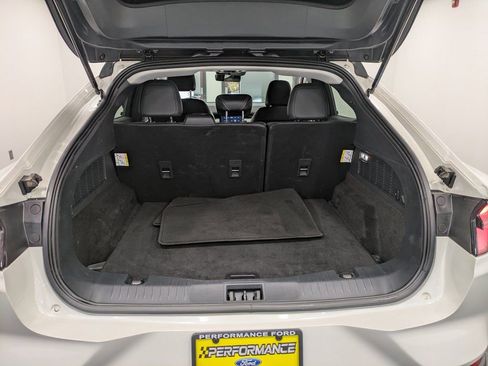 Used 2022 Ford Mustang Mach-E Select image 24