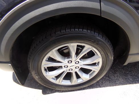 Used 2020 Ford Explorer XLT w/ Equipment Group 202A AWD/4WD image 40