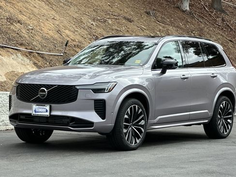 Certified 2026 Volvo XC90 T8 Ultra w/ Protection Package AWD/4WD image 9