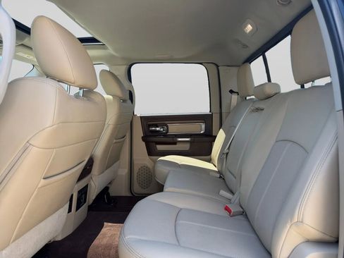 Used 2018 RAM 1500 Laramie w/ Convenience Group AWD/4WD image 28