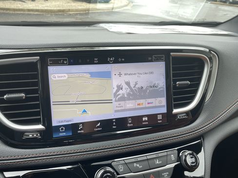 New 2026 Chrysler Pacifica Pinnacle image 23